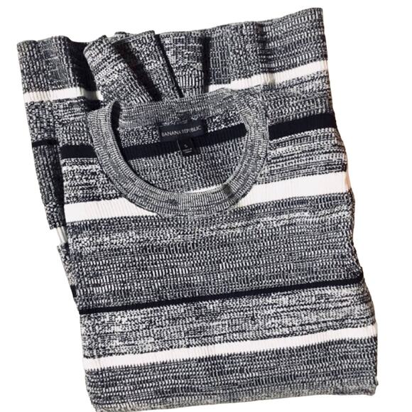 NEW BANANA REPUBLIC Grey Black White Striped Crew Neck Pullover Sweater Small S - Picture 4 of 7